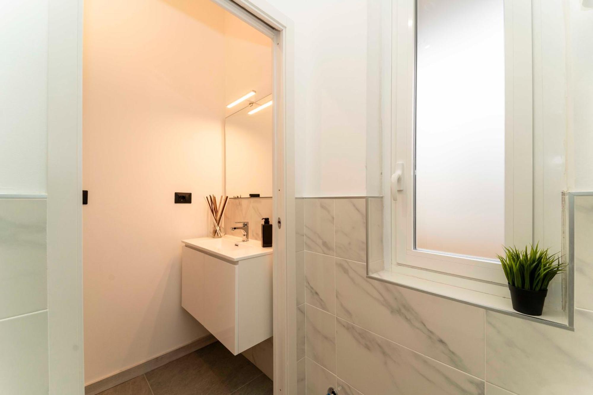 1 Homely - Lingotto Fiere, Cto Hospital & Metro Spezia A 5' Appartement Turin